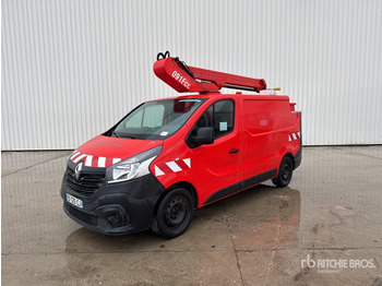 Camion avec nacelle RENAULT Trafic