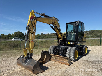 Pelle sur pneus YANMAR