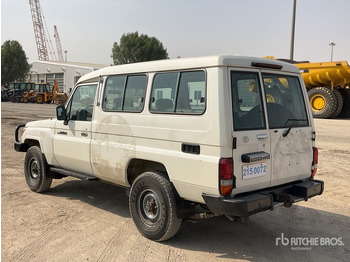 SUV 2014 Toyota Land Cruiser 78L 4x4 SUV: photos 4