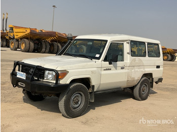SUV 2014 Toyota Land Cruiser 78L 4x4 SUV: photos 2