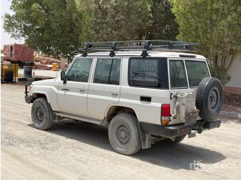 SUV 2018 Toyota Land Cruiser 76L 4x4 SUV: photos 4