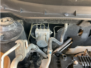 SUV 2021 Nissan Kicks 2WD SUV: photos 4