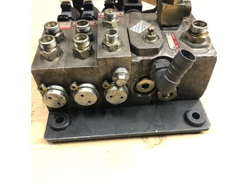 Valve hydraulique pour Matériel de manutention Hydraulic control valve  for  Still R20-18: photos 4