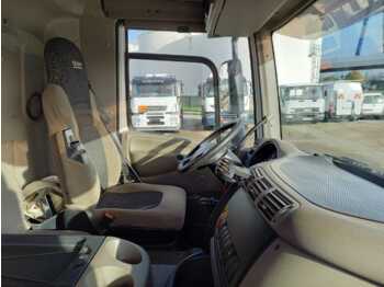 Photo d'intérieur 1: Camion citerne DAF CF85