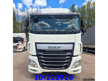 Camion isothermique DAF XF 106 440 FAR 6x2 Euro6: photos 2