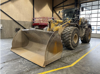 Chargeuse sur pneus KOMATSU WA475