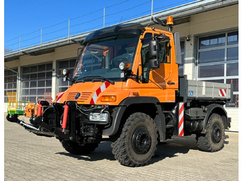 Camion benne UNIMOG U400