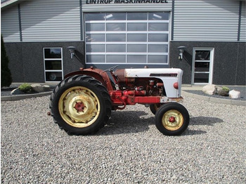 Tracteur agricole DAVID BROWN