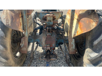 Tracteur agricole Ford 3000: photos 4