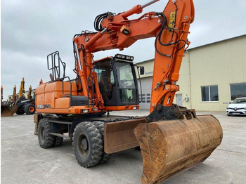 Pelle sur pneus DOOSAN DX160