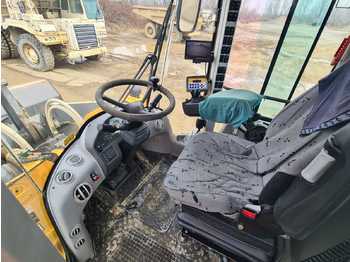 Chargeuse sur pneus VOLVO L220G: photos 4