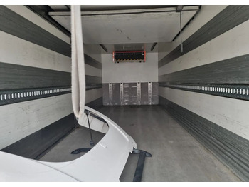 Camion frigorifique Scania P400: photos 5