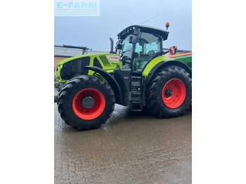 Tracteur agricole CLAAS Axion 930