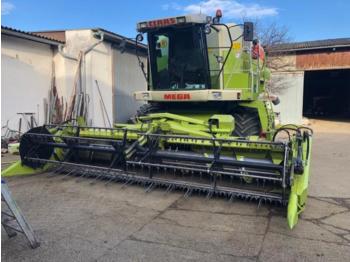 Moissonneuse-batteuse CLAAS mega 218