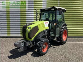 Tracteur agricole CLAAS Nexos 220