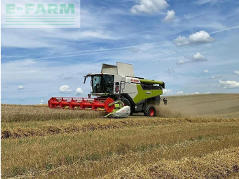 Moissonneuse-batteuse CLAAS