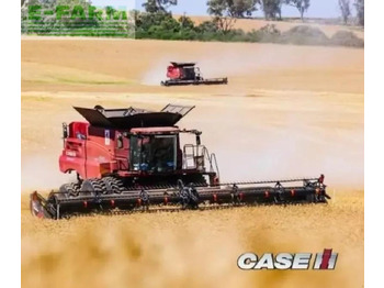 Moissonneuse-batteuse CASE IH