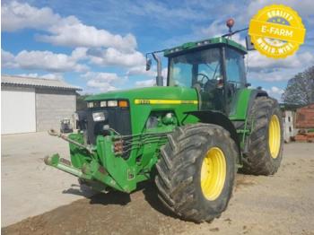 Tracteur agricole John Deere 8400
