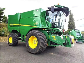 Moissonneuse-batteuse JOHN DEERE S780