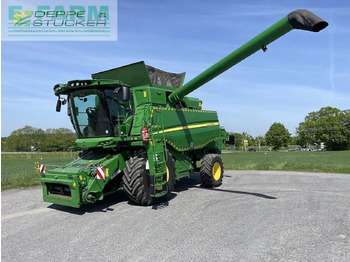 Moissonneuse-batteuse JOHN DEERE T560