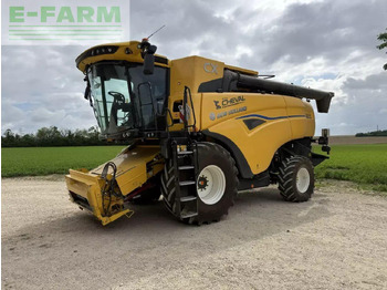 Moissonneuse-batteuse NEW HOLLAND CX series