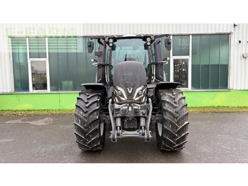 Tracteur agricole VALTRA