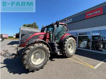 Tracteur agricole VALTRA T214