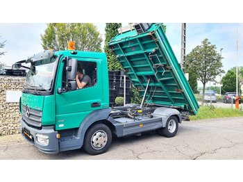 Camion ampliroll MERCEDES-BENZ Atego 821