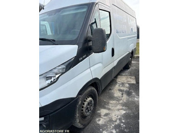 Fourgon utilitaire IVECO Daily