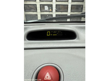 Voiture RENAULT TWINGO GPL / ESSENCE: photos 3