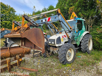 Tracteur agricole RENAULT