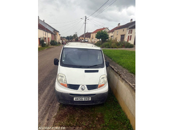 Véhicule utilitaire Renault Trafic dci 115 / 228000 km - Immatriculation anglaise: photos 4 Véhicule utilitaire Renault Trafic dci 115 / 228000 km - Immatriculation anglaise: photos 4