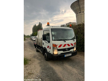 Fourgonnette NISSAN