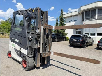 Chariot élévateur LINDE E