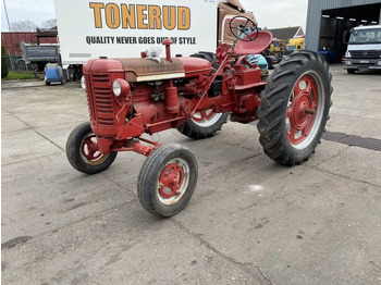 Tracteur agricole