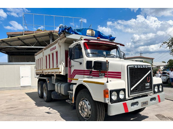 Camion benne VOLVO