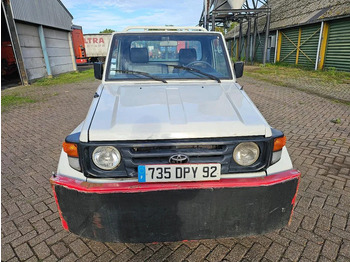 Pick-up Toyota Land Cruiser LB71MOD: photos 2