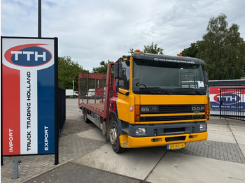 Camion porte-voitures DAF 65 210