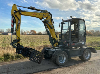 Pelle sur pneus WACKER