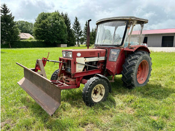 Tracteur agricole INTERNATIONAL