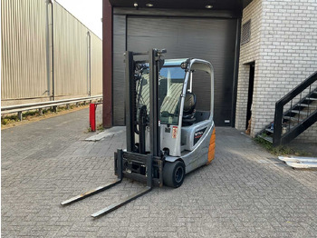 Chariot élévateur STILL RX20