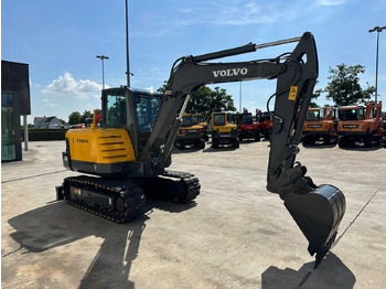 Pelle sur chenille Volvo EC60C: photos 3