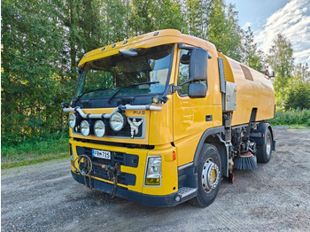 Balayeuse de voirie BUCHER Optifant 70 Volvo FM9: photos 2