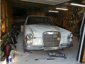 Voiture MERCEDES-BENZ