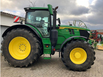 Tracteur agricole John Deere 6R 215: photos 3 Tracteur agricole John Deere 6R 215: photos 3