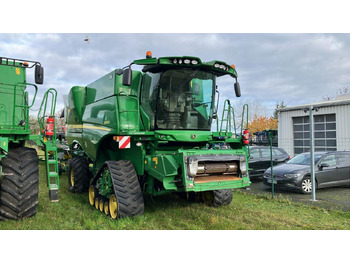 Moissonneuse-batteuse JOHN DEERE S680