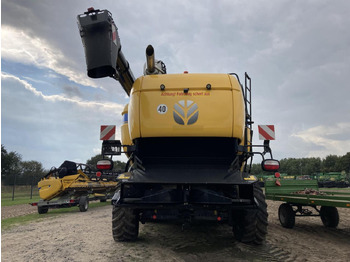 Moissonneuse-batteuse New Holland CX 8.90: photos 2