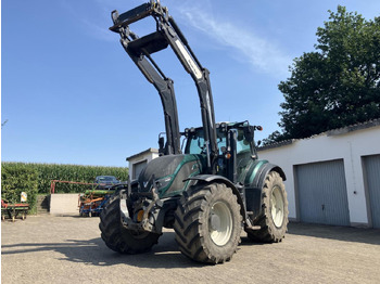 Tracteur agricole VALTRA T174