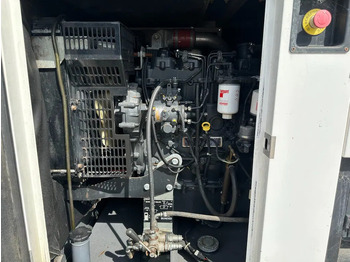 Groupe électrogène Iveco FPT F32 AM1A Leroy Somer 32 kVA Silent generatorset 39 hours !: photos 4 Groupe électrogène Iveco FPT F32 AM1A Leroy Somer 32 kVA Silent generatorset 39 hours !: photos 4