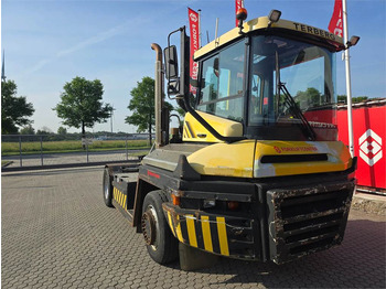 Tracteur portuaire TERBERG